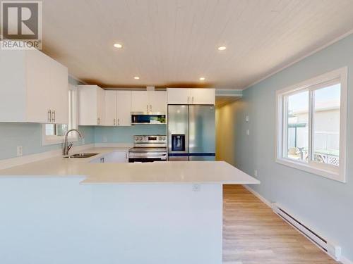 78-7624 Duncan Street, Powell River, BC - Indoor Photo Showing Kitchen