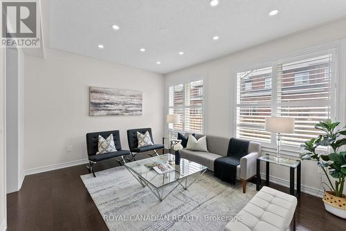 1550 Carr Landing Crescent, Milton, ON - Indoor Photo Showing Living Room