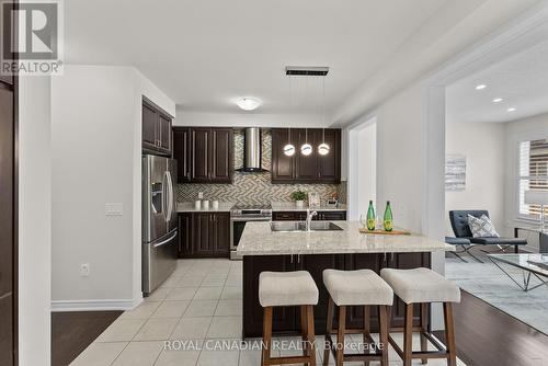 1550 Carr Landing Crescent, Milton, ON - Indoor Photo Showing Kitchen With Upgraded Kitchen