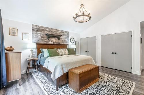 7575 Milburough Line, Milton, ON - Indoor Photo Showing Bedroom