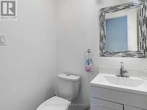 195 Tragina Avenue N, Hamilton, ON - Indoor Photo Showing Bathroom