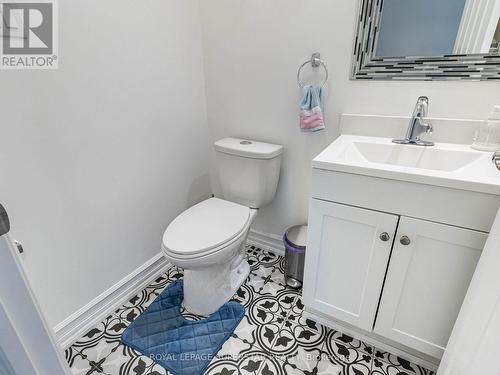 195 Tragina Avenue N, Hamilton, ON - Indoor Photo Showing Bathroom