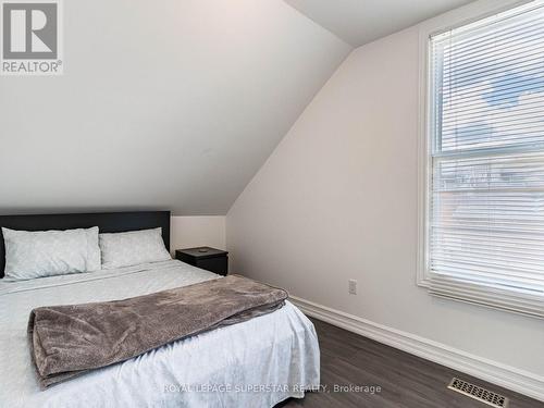 195 Tragina Avenue N, Hamilton (Homeside), ON - Indoor Photo Showing Bedroom