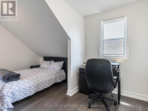 195 Tragina Avenue N, Hamilton (Homeside), ON - Indoor Photo Showing Bedroom