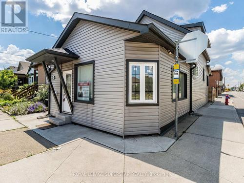 195 Tragina Avenue N, Hamilton (Homeside), ON - Indoor Photo Showing Bathroom