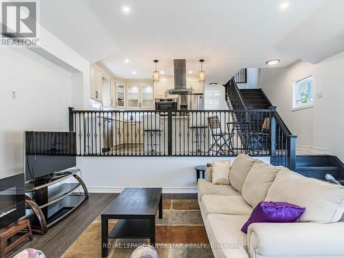 195 Tragina Avenue N, Hamilton (Homeside), ON - Indoor Photo Showing Living Room