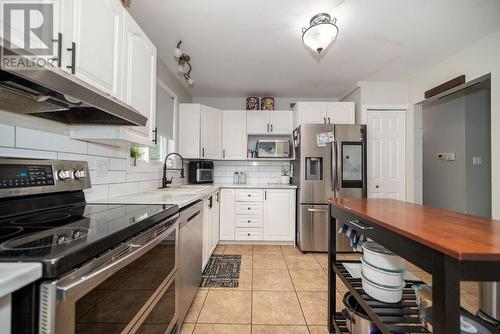 42 Woodland Crescent, Petawawa, ON - Indoor Photo Showing Kitchen With Stainless Steel Kitchen