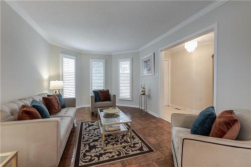 1232 Hammond Street, Burlington, ON - Indoor Photo Showing Living Room