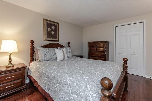 1232 Hammond Street, Burlington, ON - Indoor Photo Showing Bedroom