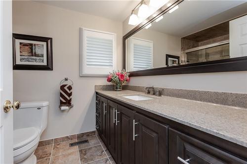 1232 Hammond Street, Burlington, ON - Indoor Photo Showing Bathroom