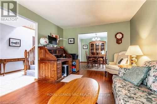 123 1/2 Keefer Road, Thorold, ON - Indoor Photo Showing Living Room