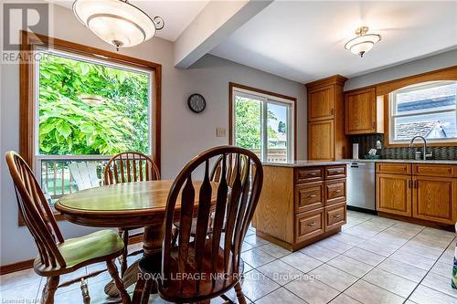 123 1/2 Keefer Road, Thorold, ON - Indoor Photo Showing Dining Room