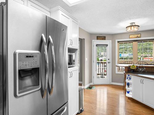 43-1750 Pacific Way, Kamloops, BC - Indoor Photo Showing Kitchen