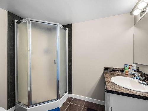 43-1750 Pacific Way, Kamloops, BC - Indoor Photo Showing Bathroom