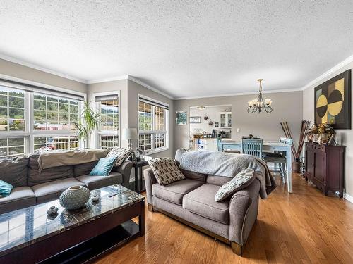 43-1750 Pacific Way, Kamloops, BC - Indoor Photo Showing Living Room