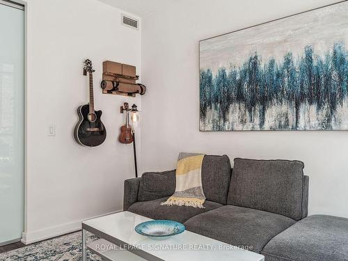 223-38 Dan Leckie Way, Toronto, ON - Indoor Photo Showing Living Room