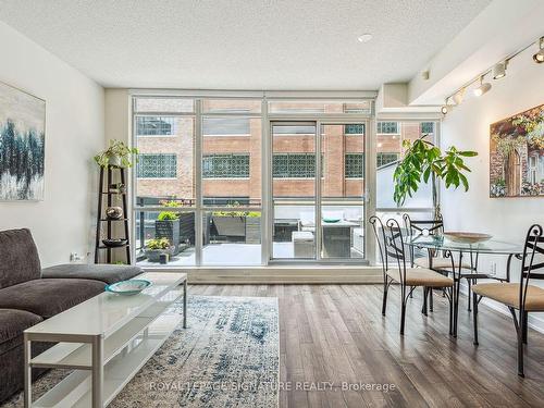 223-38 Dan Leckie Way, Toronto, ON - Indoor Photo Showing Living Room