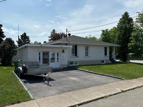 Autre - 303 2E Rue O., Rimouski, QC - Outdoor