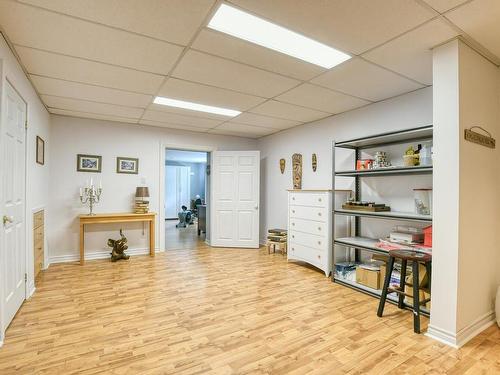 Salle familiale - 2391 Rue St-André, Val-David, QC - Indoor