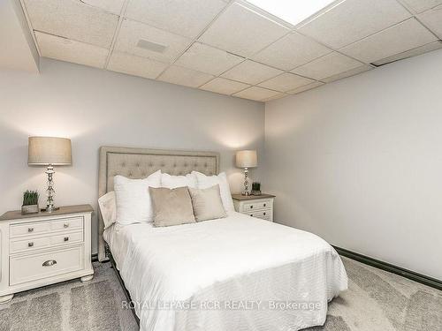 4372 10 Sdrd, Bradford West Gwillimbury, ON - Indoor Photo Showing Bedroom