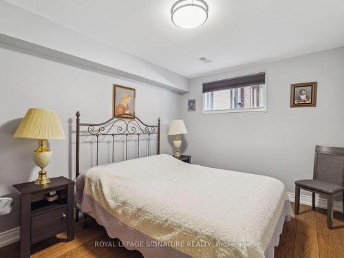 38 Larchmere Ave, Toronto, ON - Indoor Photo Showing Bedroom