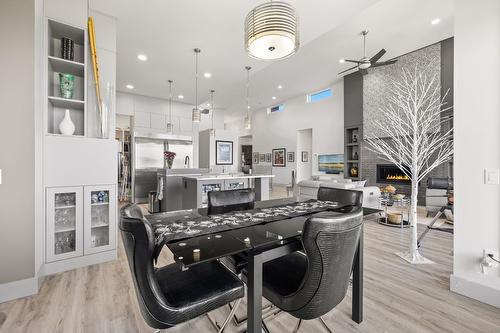 1290 Ponds Avenue, Kelowna, BC - Indoor