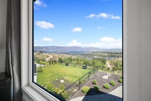 1290 Ponds Avenue, Kelowna, BC -  With View