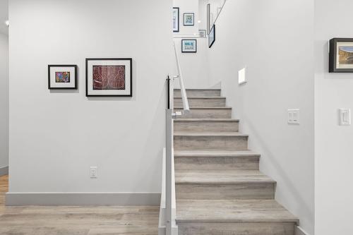 1290 Ponds Avenue, Kelowna, BC - Indoor Photo Showing Other Room