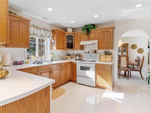 11058 Eva Road, Lake Country, BC - Indoor Photo Showing Kitchen With Double Sink