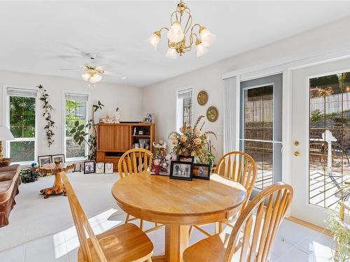 11058 Eva Road, Lake Country, BC - Indoor Photo Showing Dining Room