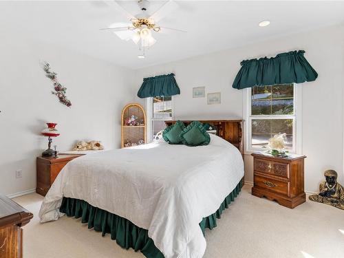 11058 Eva Road, Lake Country, BC - Indoor Photo Showing Bedroom