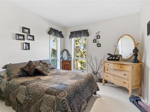 11058 Eva Road, Lake Country, BC - Indoor Photo Showing Bedroom