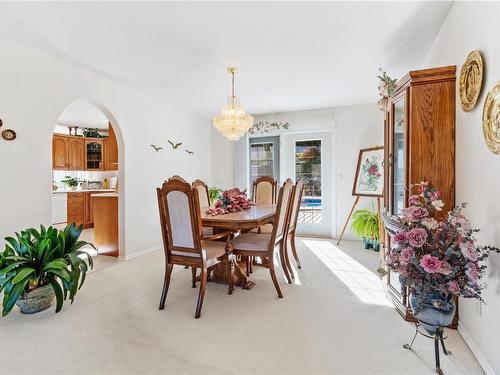 11058 Eva Road, Lake Country, BC - Indoor Photo Showing Dining Room