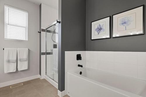 2069 Elkridge Drive, West Kelowna, BC - Indoor Photo Showing Bathroom