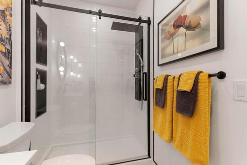 2069 Elkridge Drive, West Kelowna, BC - Indoor Photo Showing Bathroom