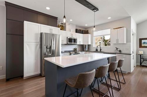 2069 Elkridge Drive, West Kelowna, BC - Indoor Photo Showing Kitchen With Stainless Steel Kitchen With Upgraded Kitchen