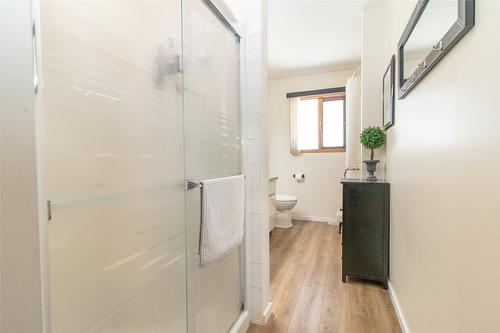 935 Sutcliffe Court, Kelowna, BC - Indoor Photo Showing Bathroom