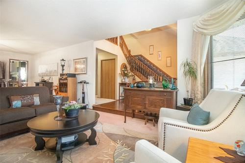 935 Sutcliffe Court, Kelowna, BC - Indoor Photo Showing Dining Room