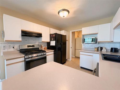 116-4630 Ponderosa Drive, Peachland, BC - Indoor Photo Showing Kitchen