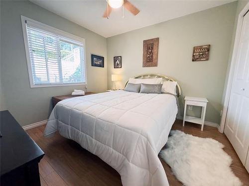 116-4630 Ponderosa Drive, Peachland, BC - Indoor Photo Showing Bedroom