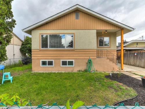 810 Patterson Avenue, Kelowna, BC - Outdoor