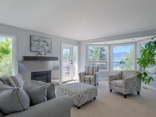 359 Stellar Drive, Kelowna, BC - Indoor Photo Showing Living Room With Fireplace