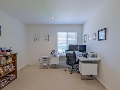 359 Stellar Drive, Kelowna, BC - Indoor Photo Showing Office