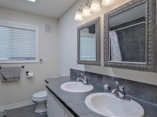 359 Stellar Drive, Kelowna, BC - Indoor Photo Showing Bathroom