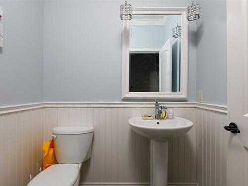 5639 Jasper Way, Kelowna, BC - Indoor Photo Showing Bathroom