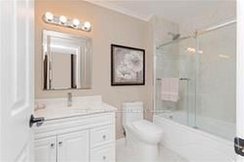 3275 Coralbean Pl Circ, Mississauga, ON - Indoor Photo Showing Bathroom