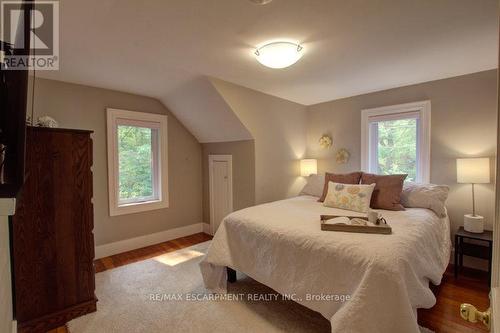 6611 Frederick Street, Burlington, ON - Indoor Photo Showing Bedroom