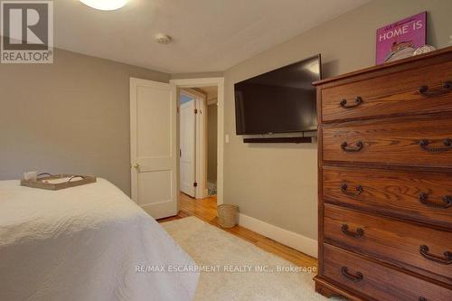 6611 Frederick Street, Burlington, ON - Indoor Photo Showing Bedroom