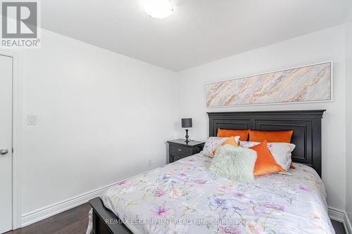 327 East 16Th Street, Hamilton, ON - Indoor Photo Showing Bedroom