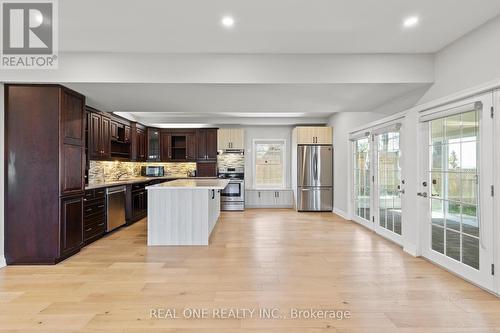 12 Firelane 13A Lane, Niagara-On-The-Lake, ON - Indoor Photo Showing Kitchen With Upgraded Kitchen